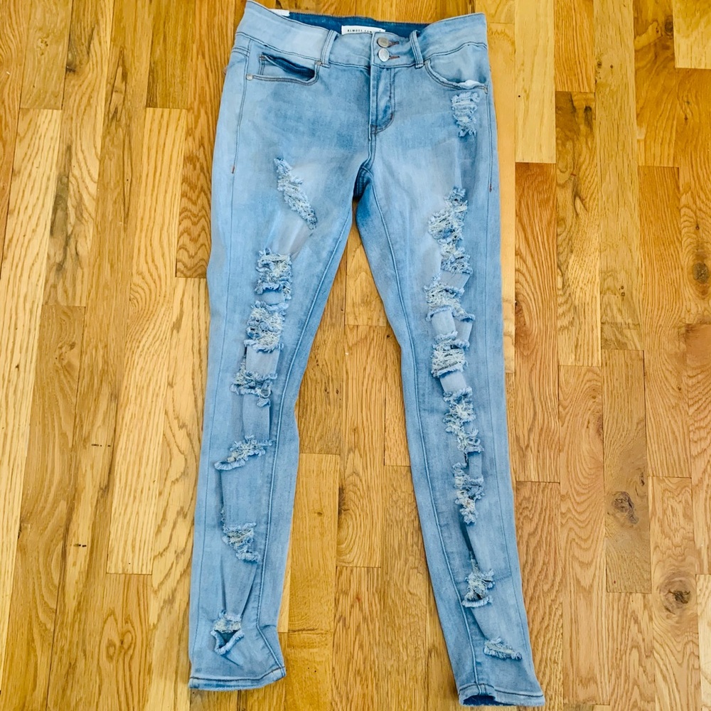 Light blue Denim ripped jeans